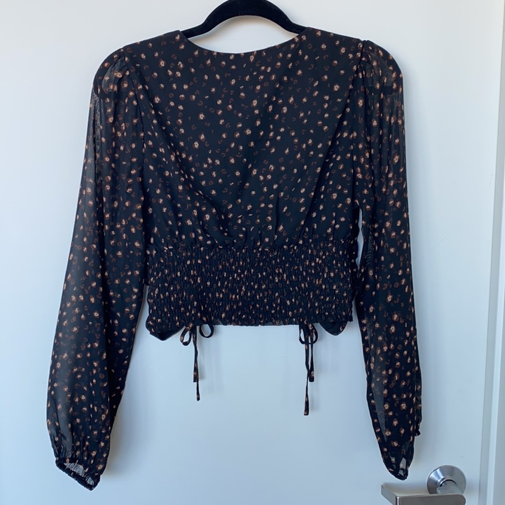 Leopard Cropped Blouse - Picture 2 of 2